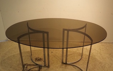 Willy Rizzo dans le goût : Table haut vers 1970, plateau oval en verre fumé,...