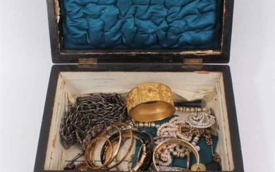 Wooden work box containing antique and later jewellery and bijouterie