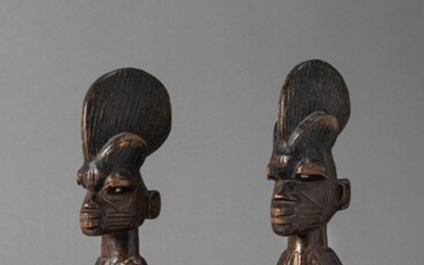 YORUBA Nigeria, région sud-est d'AbeokutaSculpture masculine : 25,5 cm de haut ; Sculpture féminine :...