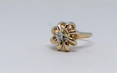 Yellow gold and diamond ring Circa 1940