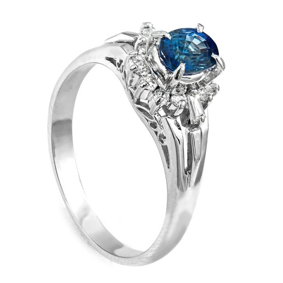 0.91 tcw Sapphire Ring Platinum - Ring - 0.73 ct Sapphire - 0.18 ct Diamonds - No Reserve Price
