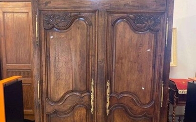 1 Norman oak cupboard size 2,10 x 134...