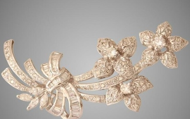 Art Deco Diamond Flower Brooch | 18K White Gold |