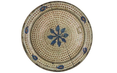 Plate Soup plate, with narrow brim and wide cavetto; small...