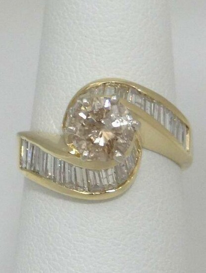 14K YELLOW GOLD 2.00ct DIAMOND ROUND SOLITAIRE BAGUETTE