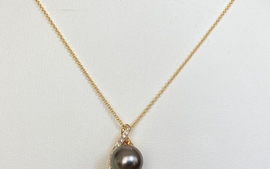 18 kt. Yellow gold - Necklace with pendant Tahitian pearl 10.3 mm - Diamonds