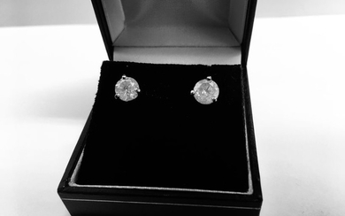 2.00ct Solitaire diamond stud earrings set with brilliant...