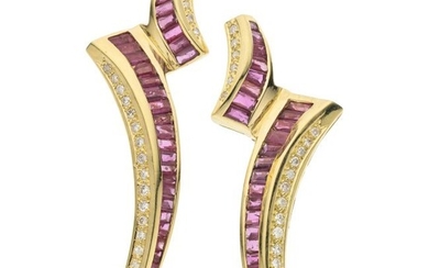 74013: Ruby, Diamond, Gold Earrings Stones: Baguette-c