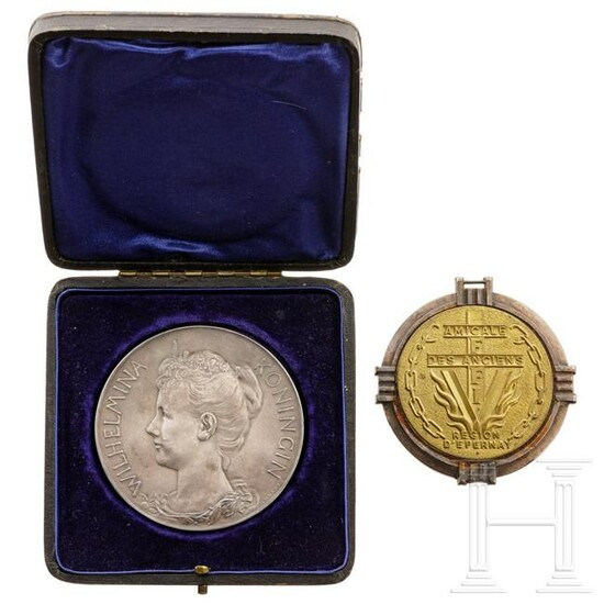 A Dutch silver medal on Wilhelmina, Queen of the