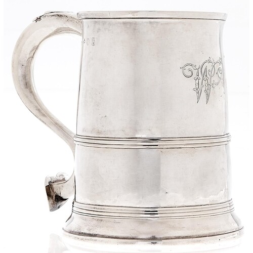A George III silver mug, with reeded girdle, 15cm h, maker's...