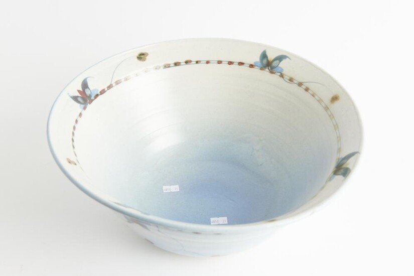 A LARGE STUDIO POTTERY BOWL WITH FLORAL DETAILING, 38 CM DIAMETER, LEONARD JOEL LOCAL DELIVERY SIZE: SMALL