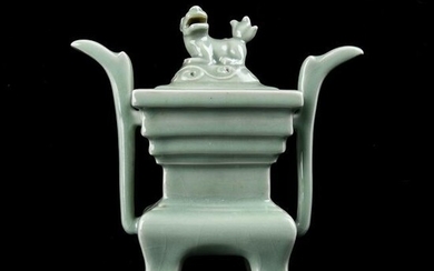 A LONGQUAN CELADON-GLAZED CENSER AND COVER.MING PERIOD