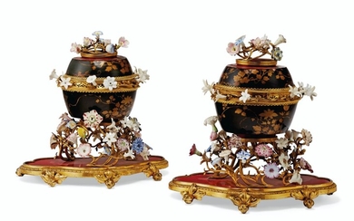 A PAIR OF EARLY LOUIS XV ORMOLU-MOUNTED JAPANESE LACQUER AND FRENCH PORCELAIN POTPOURRI BOWLS AND COVERS ON STANDS, CIRCA 1735