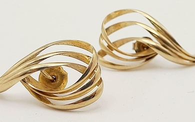 A Pair of 9K Yellow Gold Swirl Earrings. 2.55g...