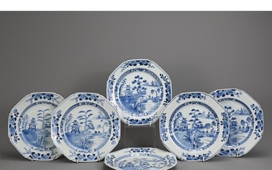A SET OF CHINESE BLUE AND WHITE PORCELAIN DISHES, 18TH CENTU...