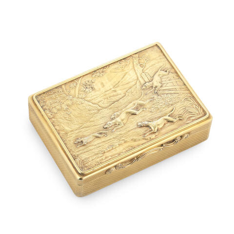 A Victorian silver-gilt table snuff box