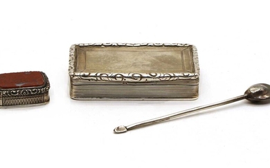 A William IV silver snuff box