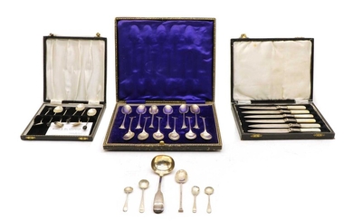 A cased set of twelve silver teaspoons