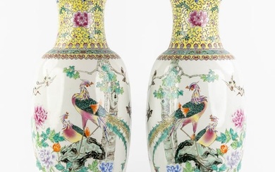 A decorative pair of Chinese vases with a Phoenix decor, 20th C. (H:62 x D:26 cm)