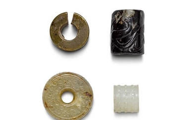 A group of three small jade and hardstone beads and a small stone split disc Qing dynasty | 清 各式珮飾一組三件 及 石玦