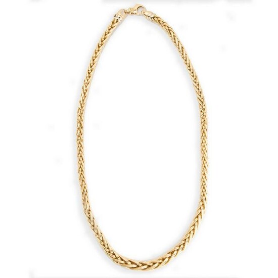 An eighteen karat gold chain necklace