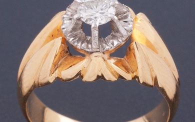 BAGUE EN OR BICOLORE 18KT ET DIAMANTS Bague en or bicolore 18kt avec un diamant...