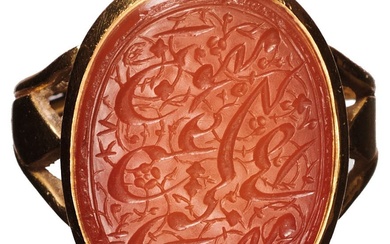 BAGUE-SCEAU Iran safavide ou qajar, XVIIIe-XIXe siècle En cornaline, très finement gravée d’une inscription en...
