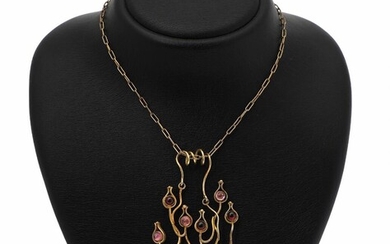 SOLD. Bent Exner: A tourmaline and jade necklace set with six cabochon tourmaline and five cabochon tourmalines, mounted in gilded sterling silver. (2) – Bruun Rasmussen Auctioneers of Fine Art