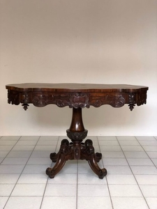 Biscuit table - Walnut - 19th century