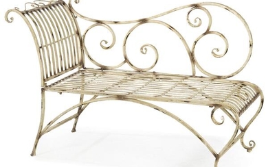 Chaise longe in painted iron.