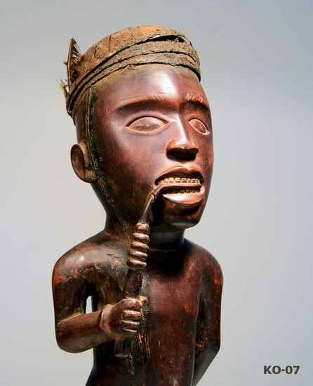 Chief figure - - - BAKONGO - - - Congo