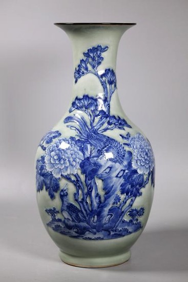 Chinese 19 C Blue & White & Celadon Porcelain Vase