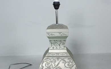 Chinese table lamp.