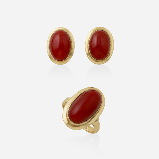 Coral and gold ring with earrings