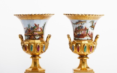 DARTE Paris Paire de grands vases de forme Médicis à 2 anses en porcelaine à...