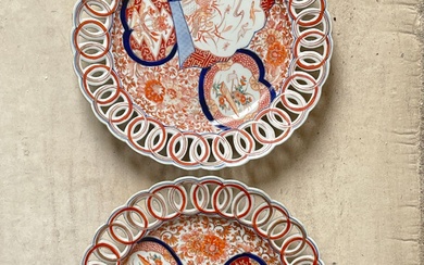 Deux plats ronds en porcelaine à décor Imari,... - Lot 13 - Villanfray Pommery