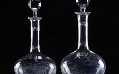 Due bottiglie con tappo “Mimosa”. Francia, Manifattura Baccarat, inizi del XX secolo.