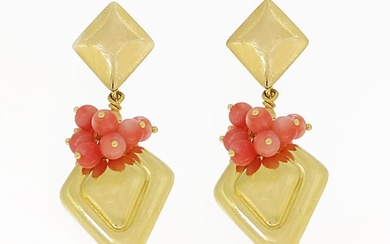 Earrings - 18 kt. Yellow gold Coral
