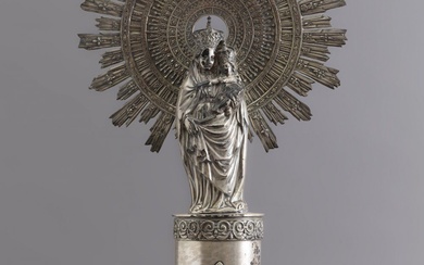 École espagnole du milieu du 20e siècle. "Virgen del Pilar". Sculpture en métal argenté. Doit...