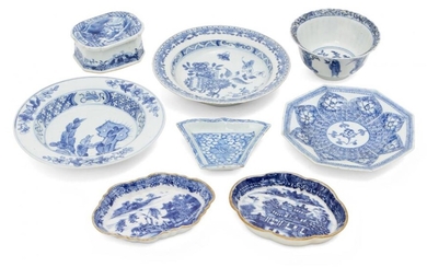 Eight pieces of Chinese porcelain, 17th -...