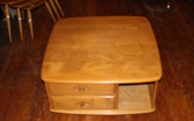 Ercol Pandoras box TV table very good used condition but...