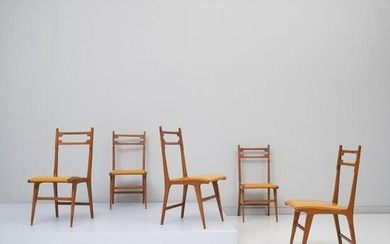 GIO PONTI (Attr.le), Cinque sedie in legno