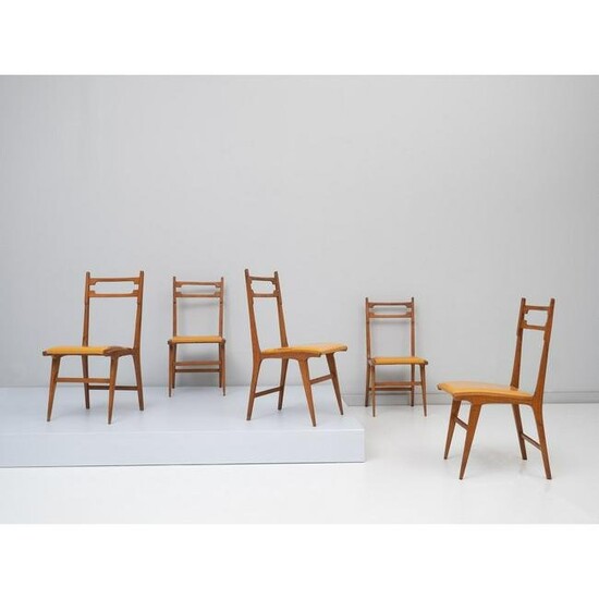 GIO PONTI (Attr.le), Cinque sedie in legno