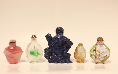 GROUP OF 5 CHINESE SNUFF BOTTLES