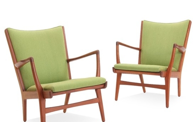 Hans J. Wegner: “AP-16”. A pair of easy chairs with teak frame. Upholstered with green wool. (2)