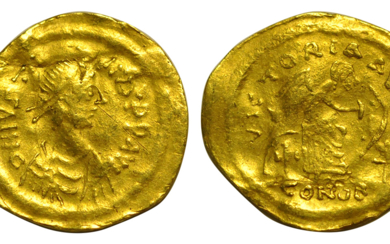 Семис. Юстин I (518-527 гг.). М.д. Константинополь. Золото 2,11...