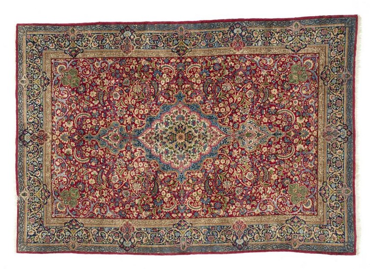 KIRMAN LAVER Hand-knotted and hand-worked carpet