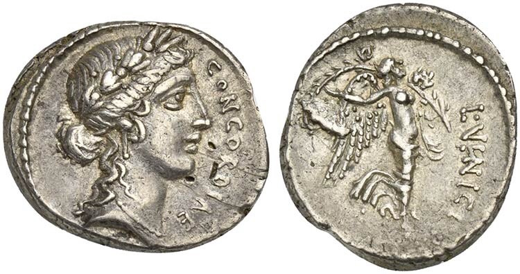 L. Vinicius, Denarius, Rome, 52 BC; AR (g 3,80; mm...