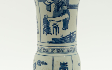 LARGE CHINESE BLUE AND WHITE PORCELAIN VASE WITH FIGURAL SCENES