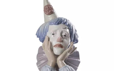LLADRO 5129 PORCELAIN CLOWN JESTER PIERROT FIGURINE, SAD, PENSIVE, PONDERING With fine lines and